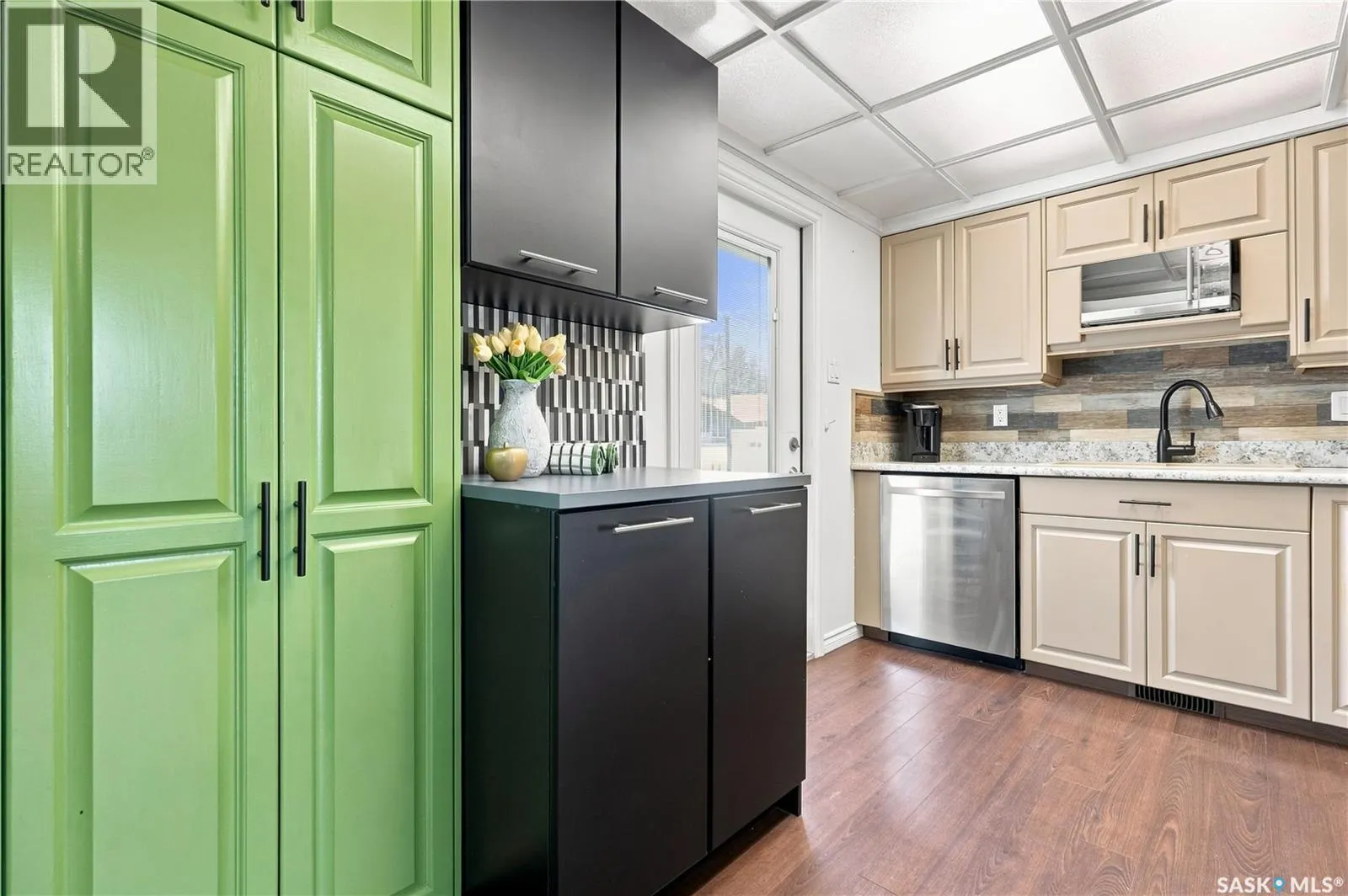 1109 Lillooet STREET W