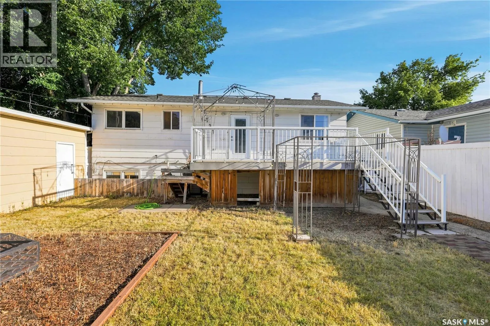 1109 Lillooet STREET W
