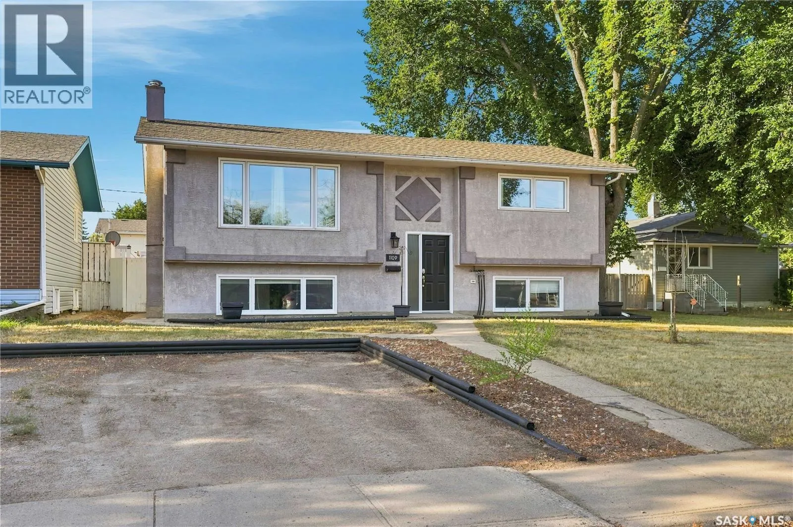 1109 Lillooet STREET W