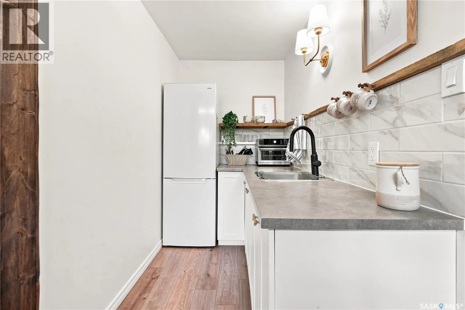 1109 Lillooet STREET W