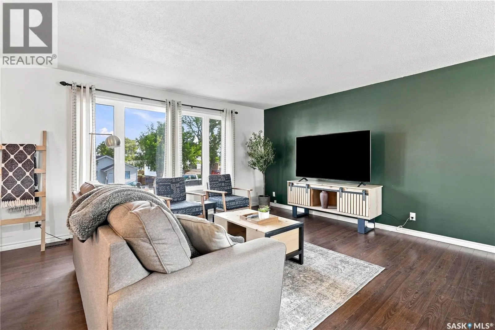 1109 Lillooet STREET W
