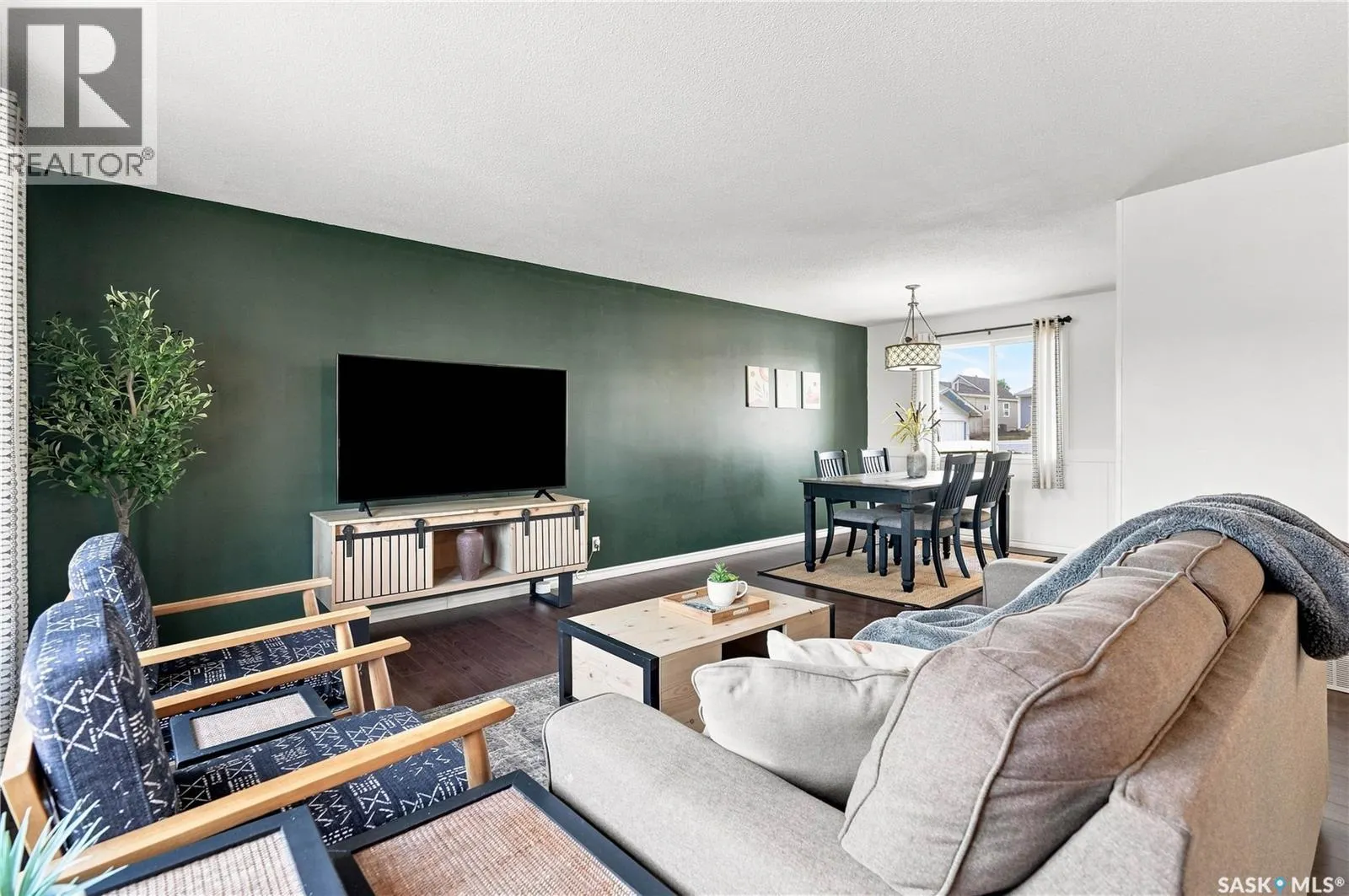 1109 Lillooet STREET W