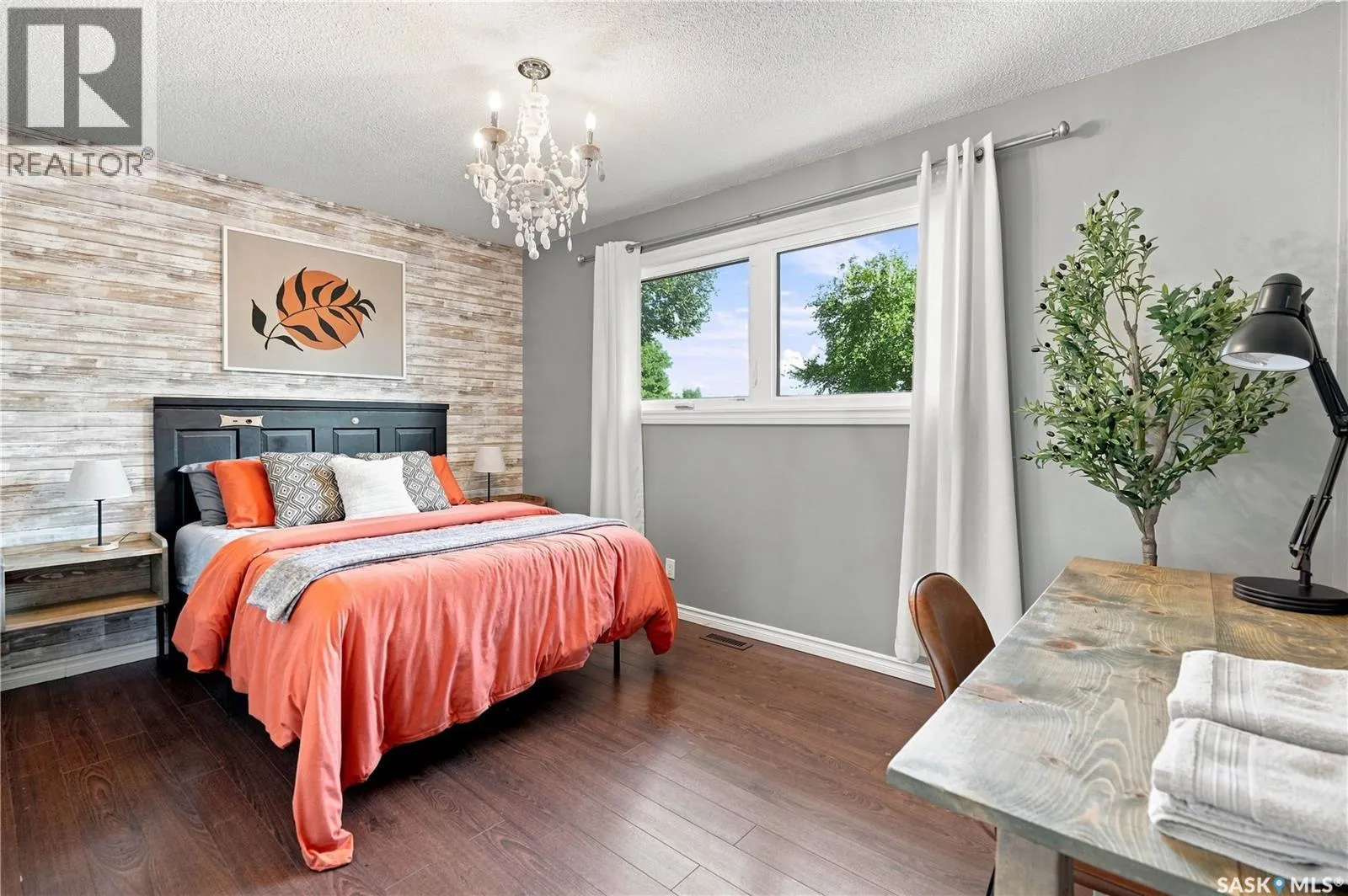 1109 Lillooet STREET W