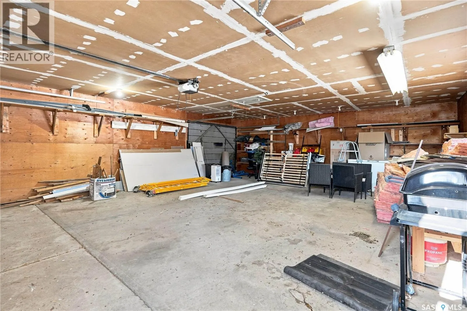 1109 Lillooet STREET W