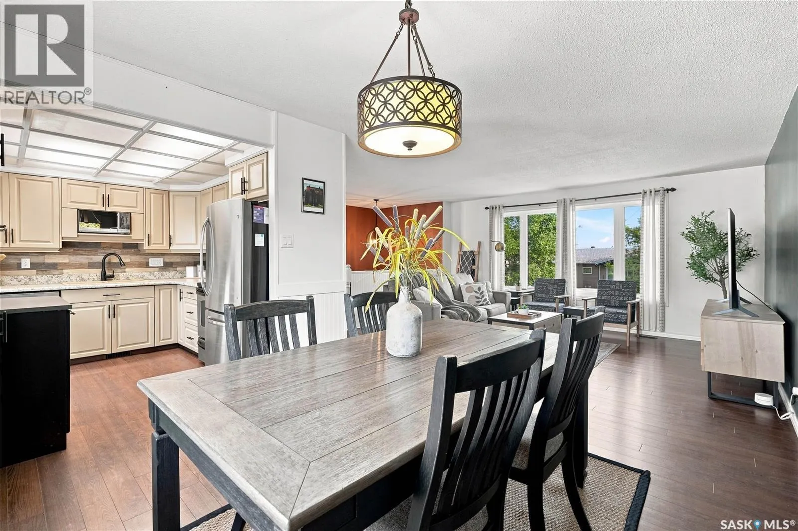 1109 Lillooet STREET W