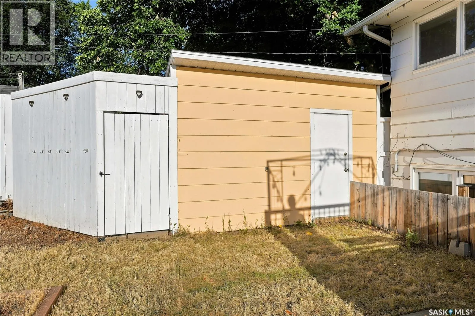 1109 Lillooet STREET W