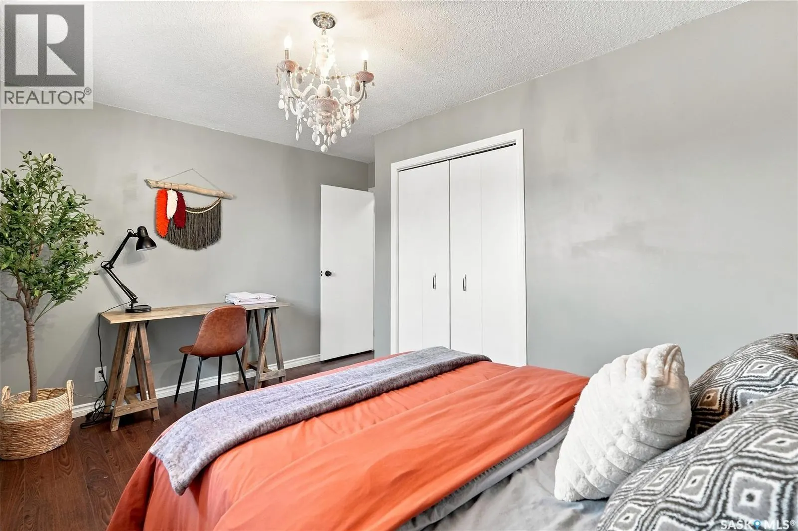 1109 Lillooet STREET W