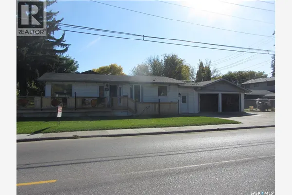 2400 McPherson AVENUE