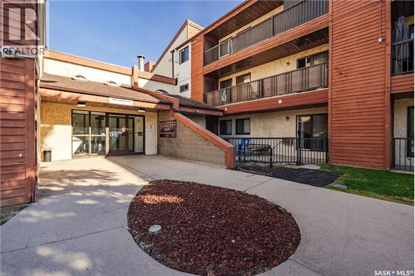 212 3302 33rd STREET W