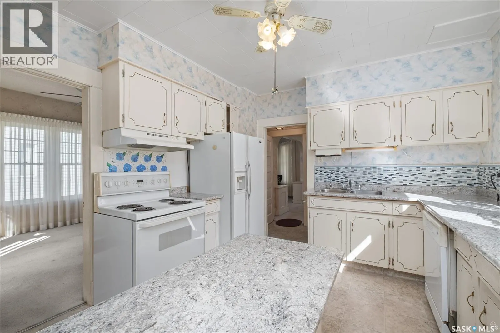 221 21st STREET W