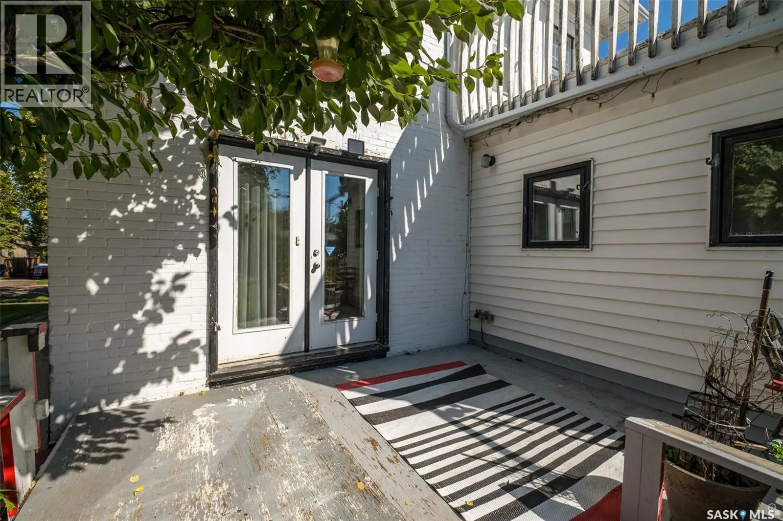 221 21st STREET W