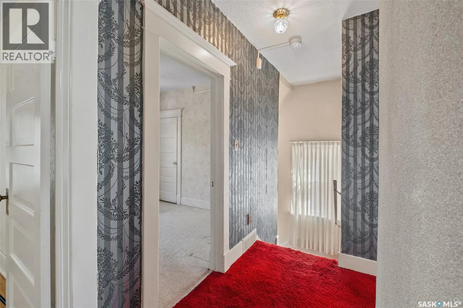 221 21st STREET W