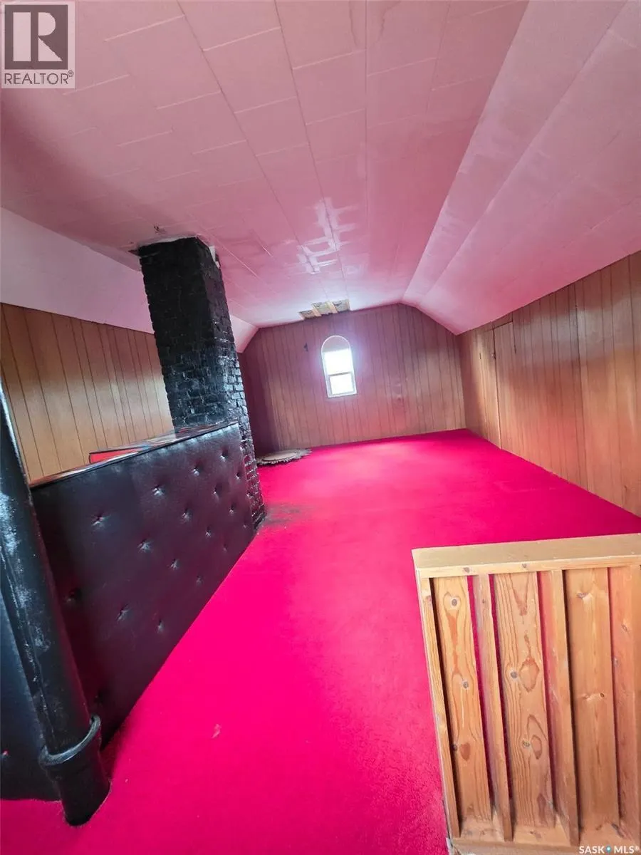 221 21st STREET W