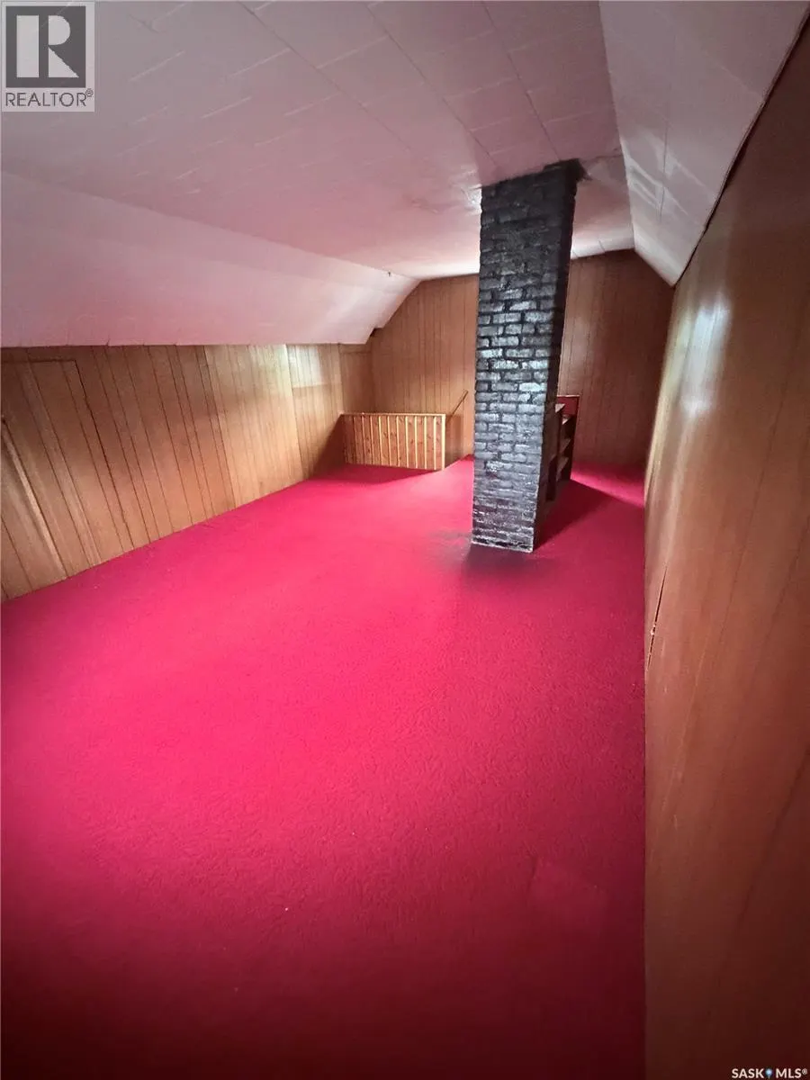 221 21st STREET W