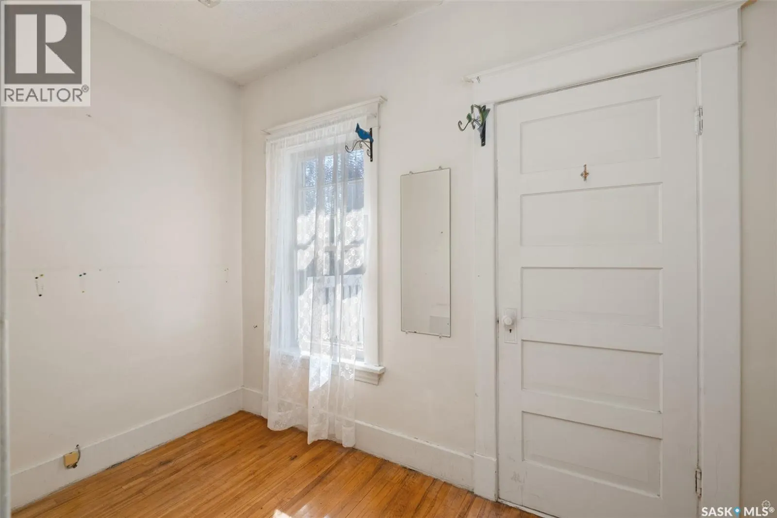221 21st STREET W