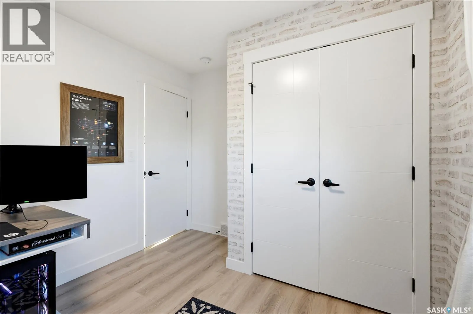 302 Chelsom MANOR