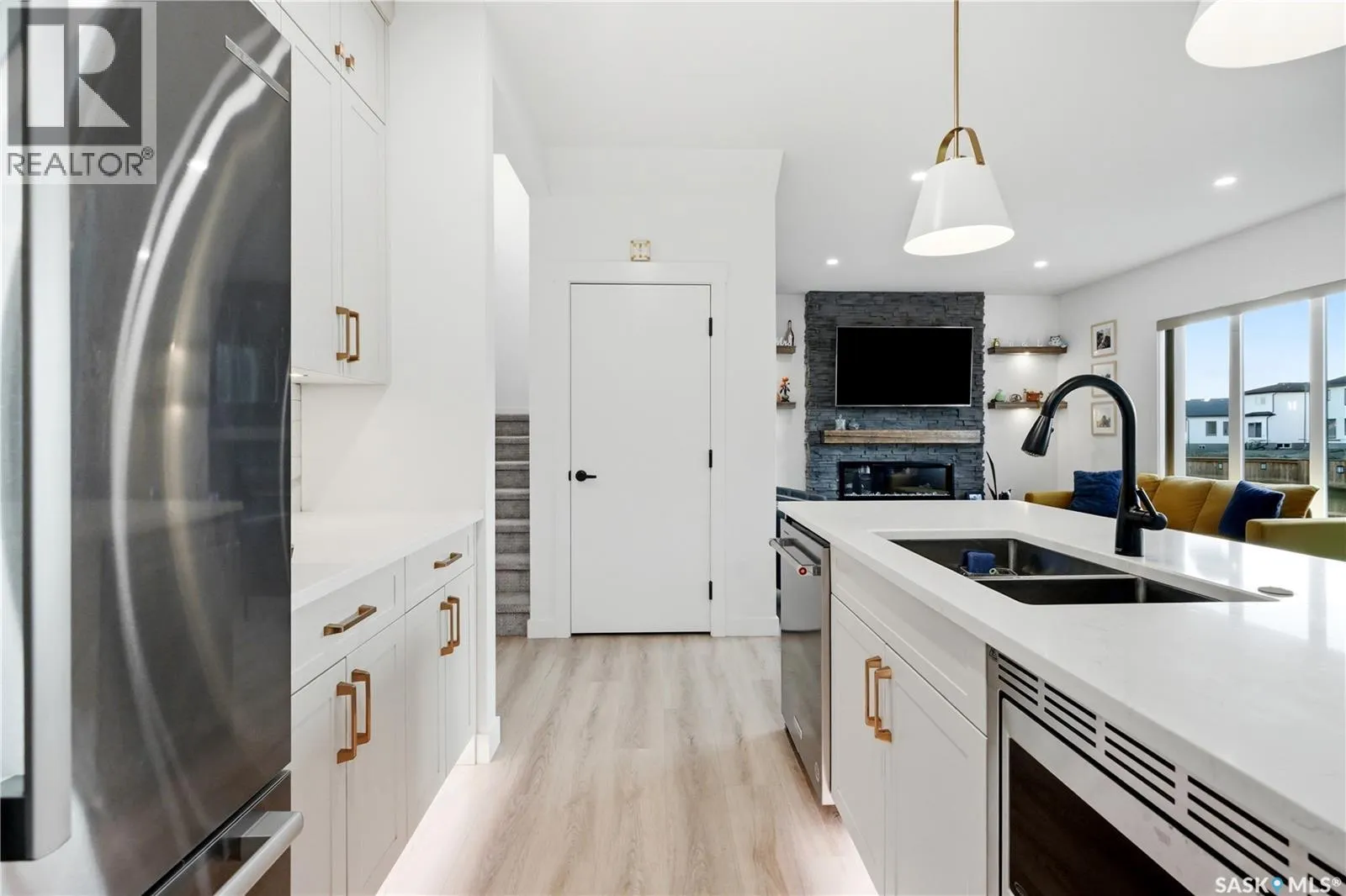 302 Chelsom MANOR