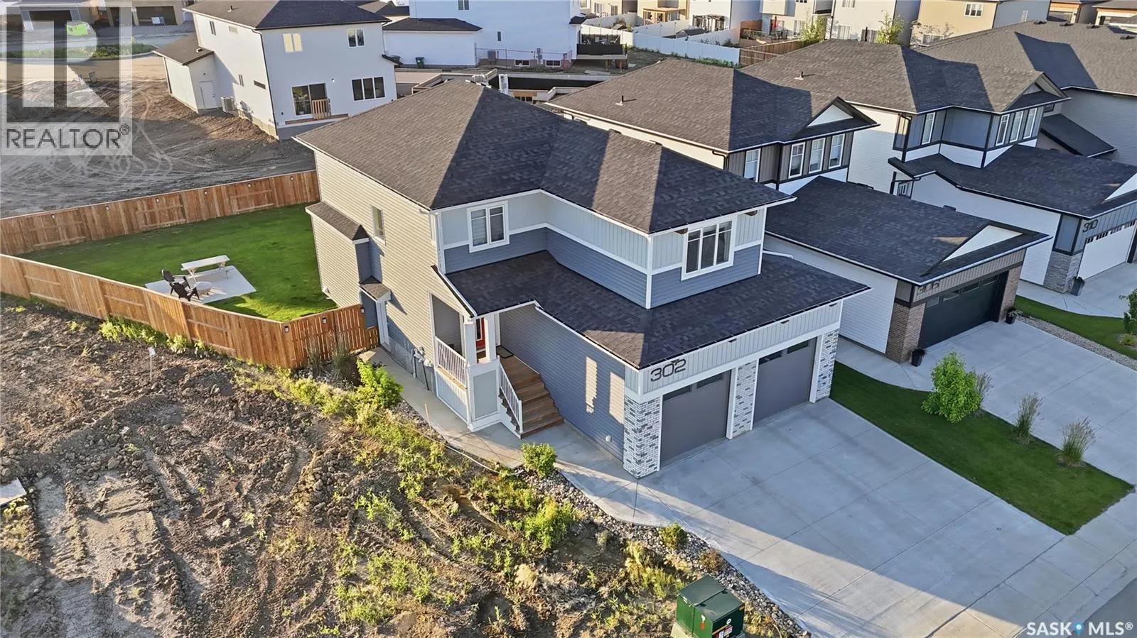 302 Chelsom MANOR
