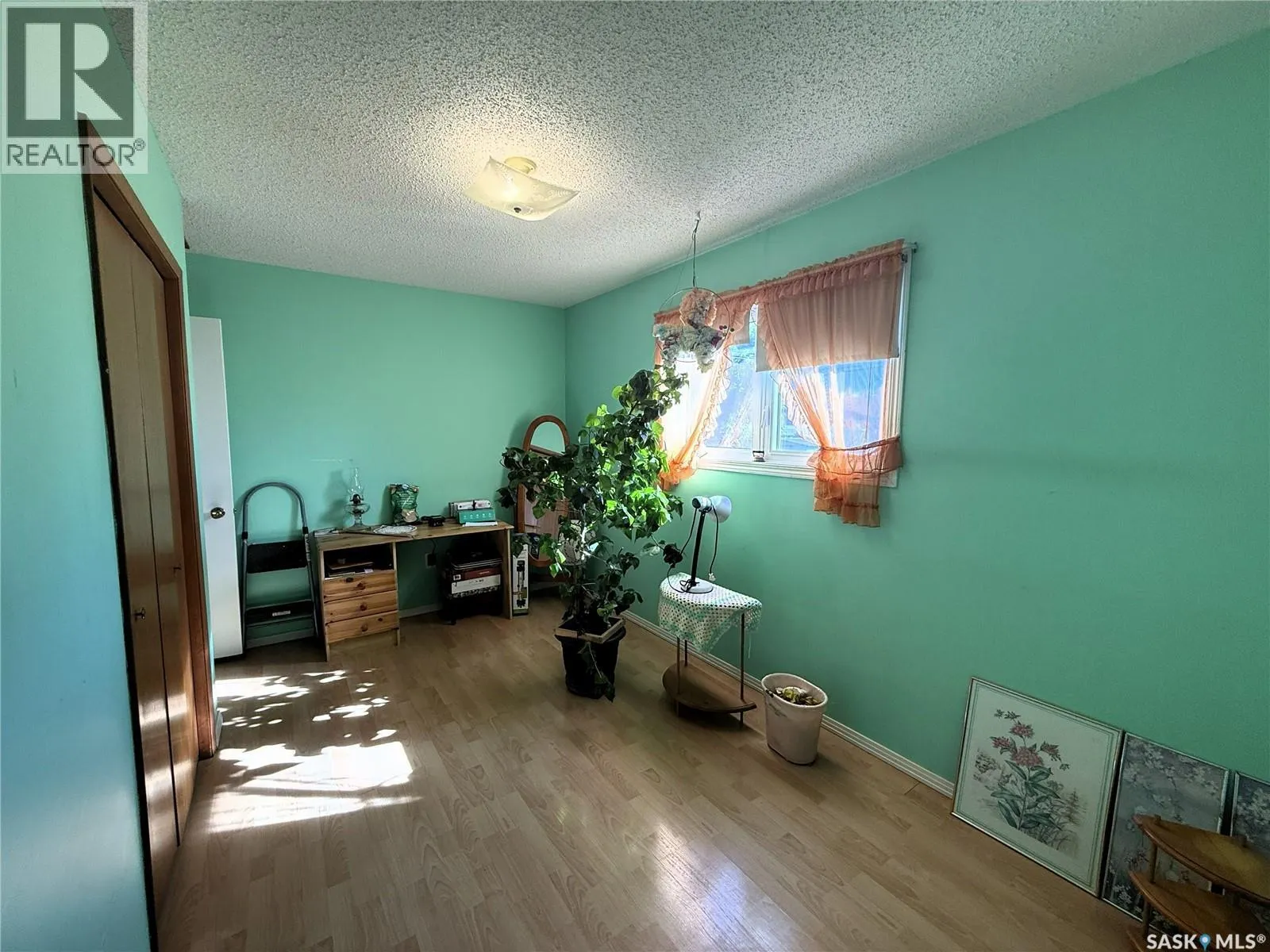 433-435 25th STREET E