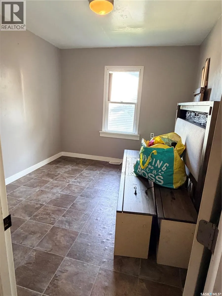 438 3rd STREET