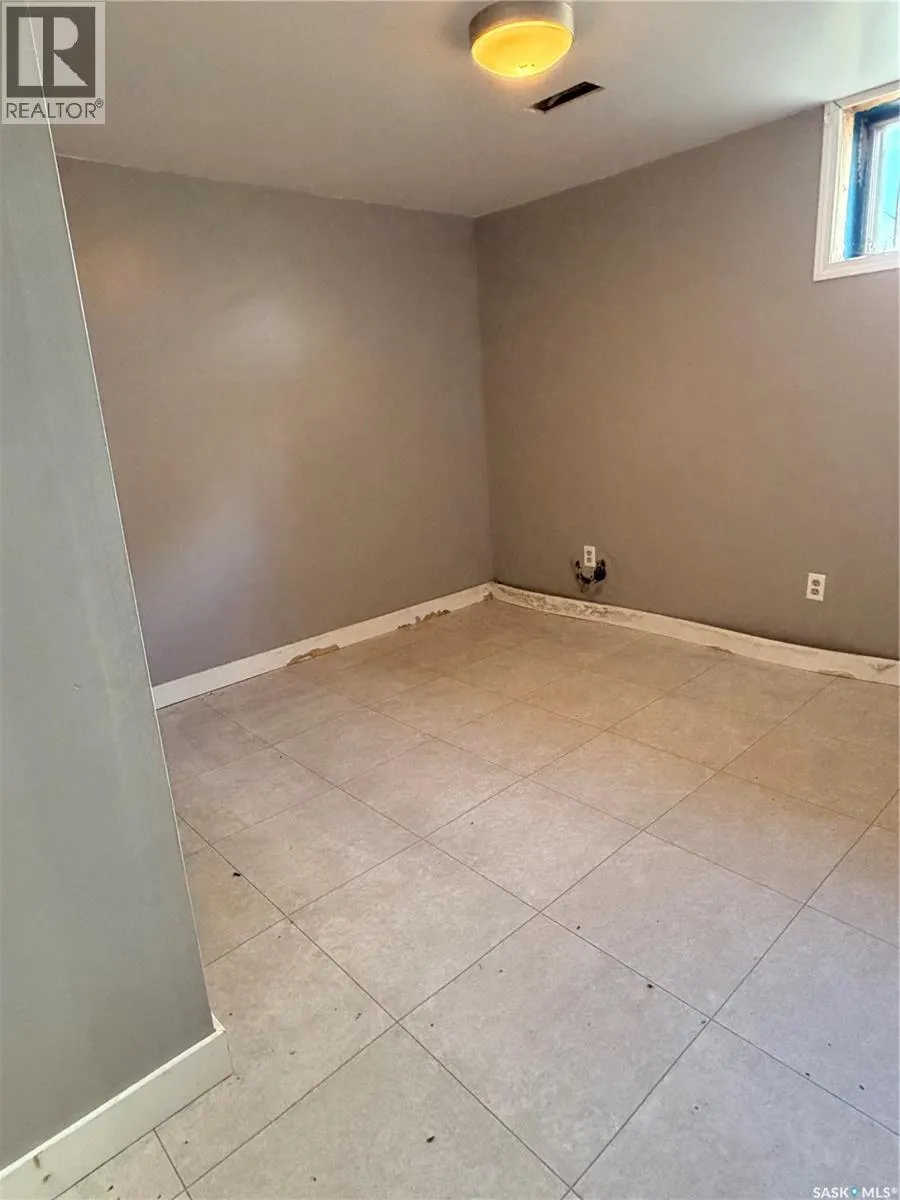 438 3rd STREET