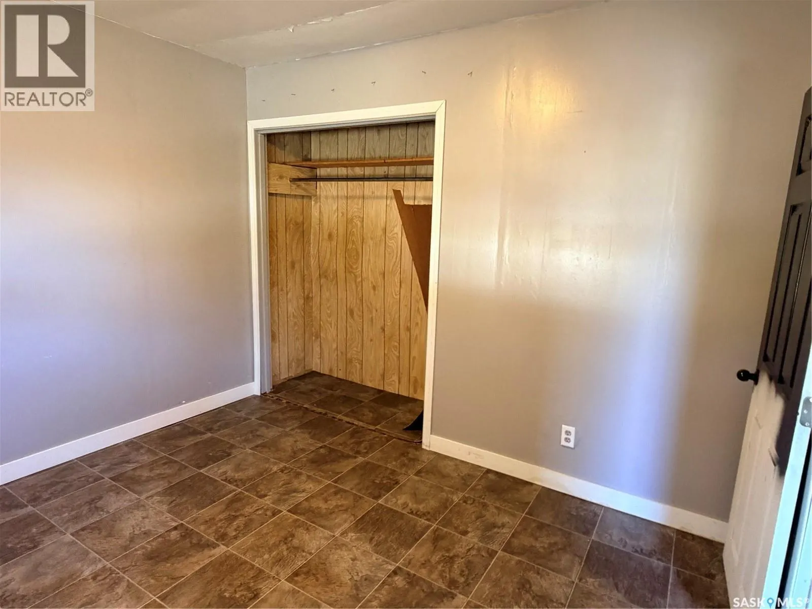 438 3rd STREET