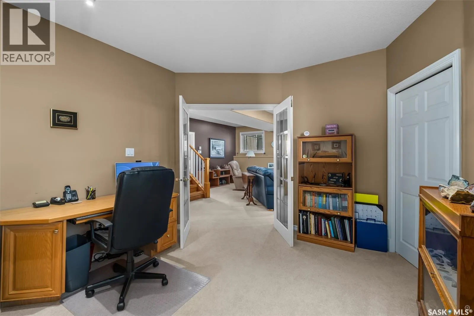 670 Aaron DRIVE