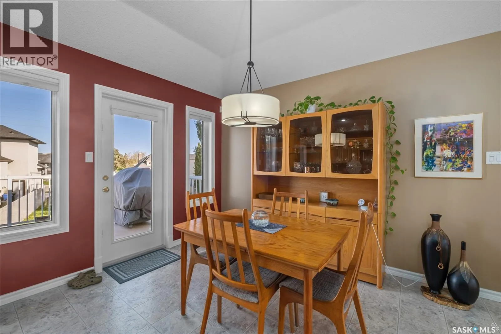 670 Aaron DRIVE