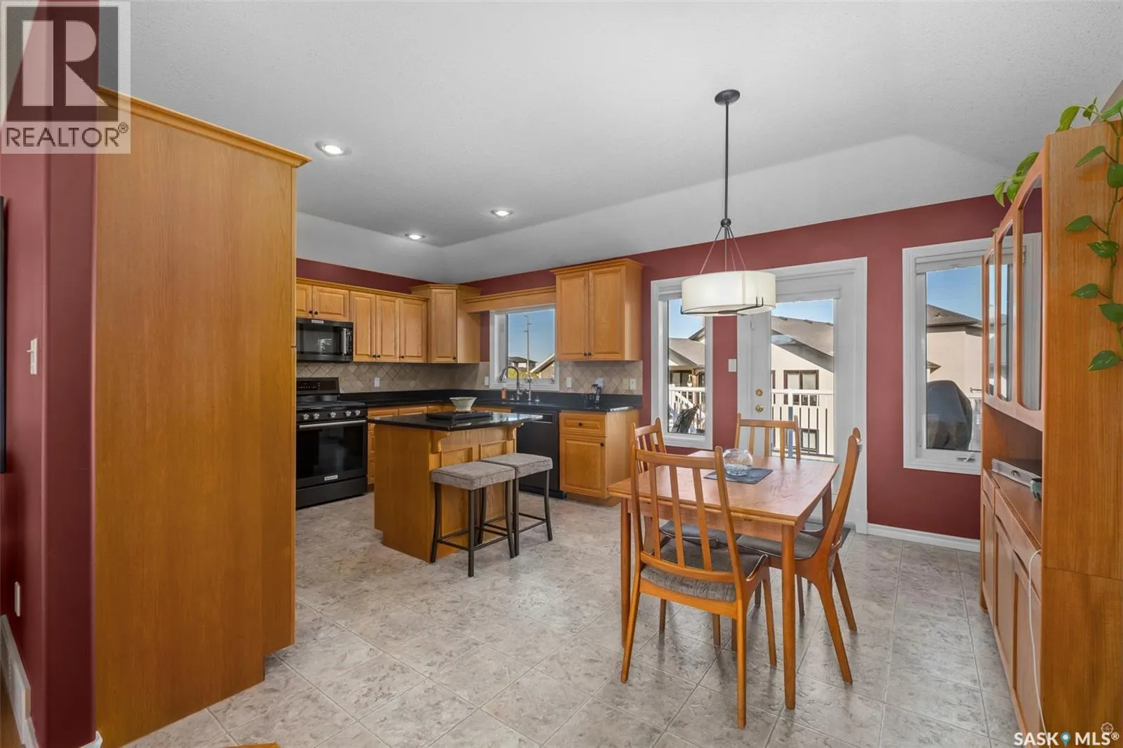 670 Aaron DRIVE