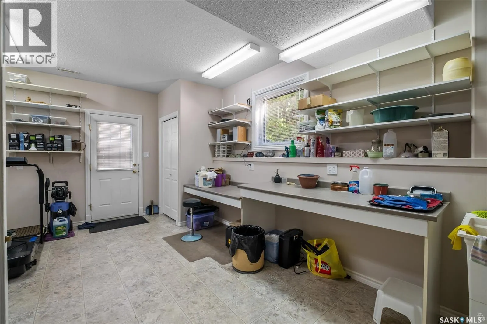 670 Aaron DRIVE