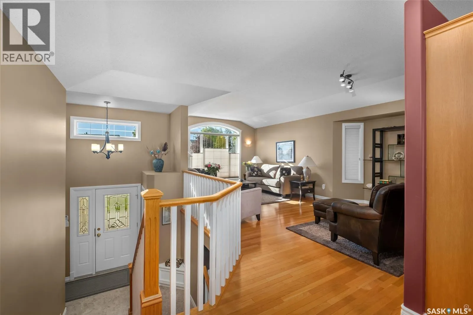 670 Aaron DRIVE