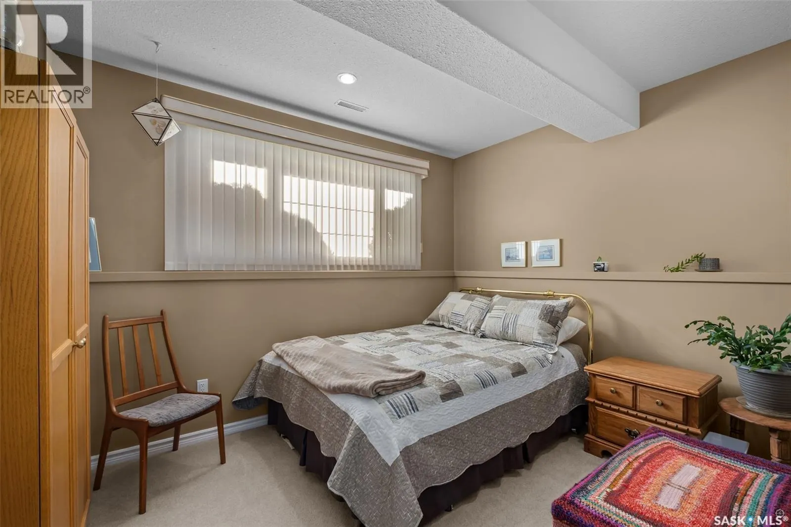 670 Aaron DRIVE
