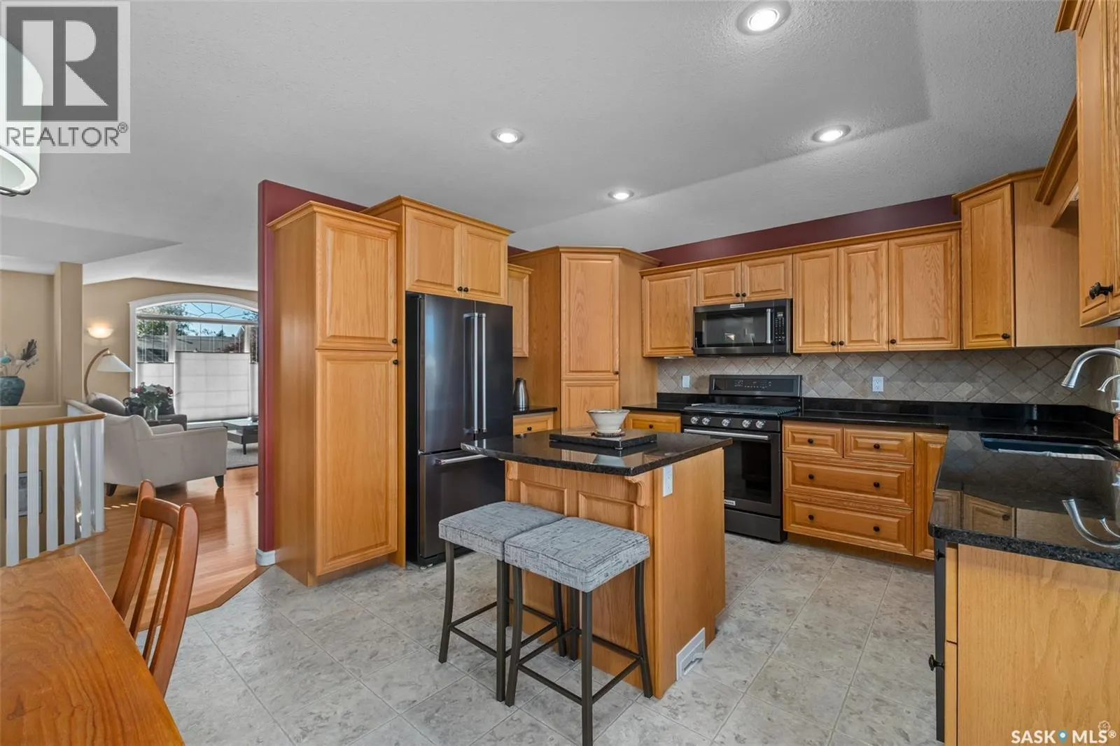 670 Aaron DRIVE