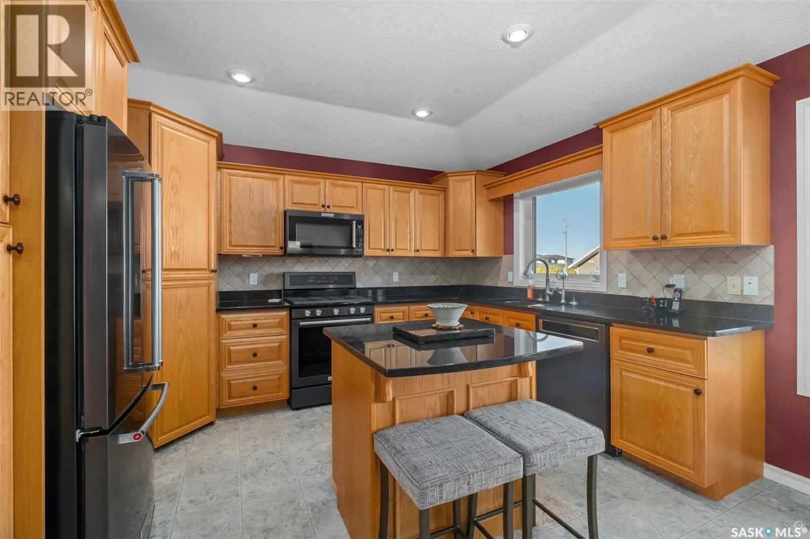 670 Aaron DRIVE