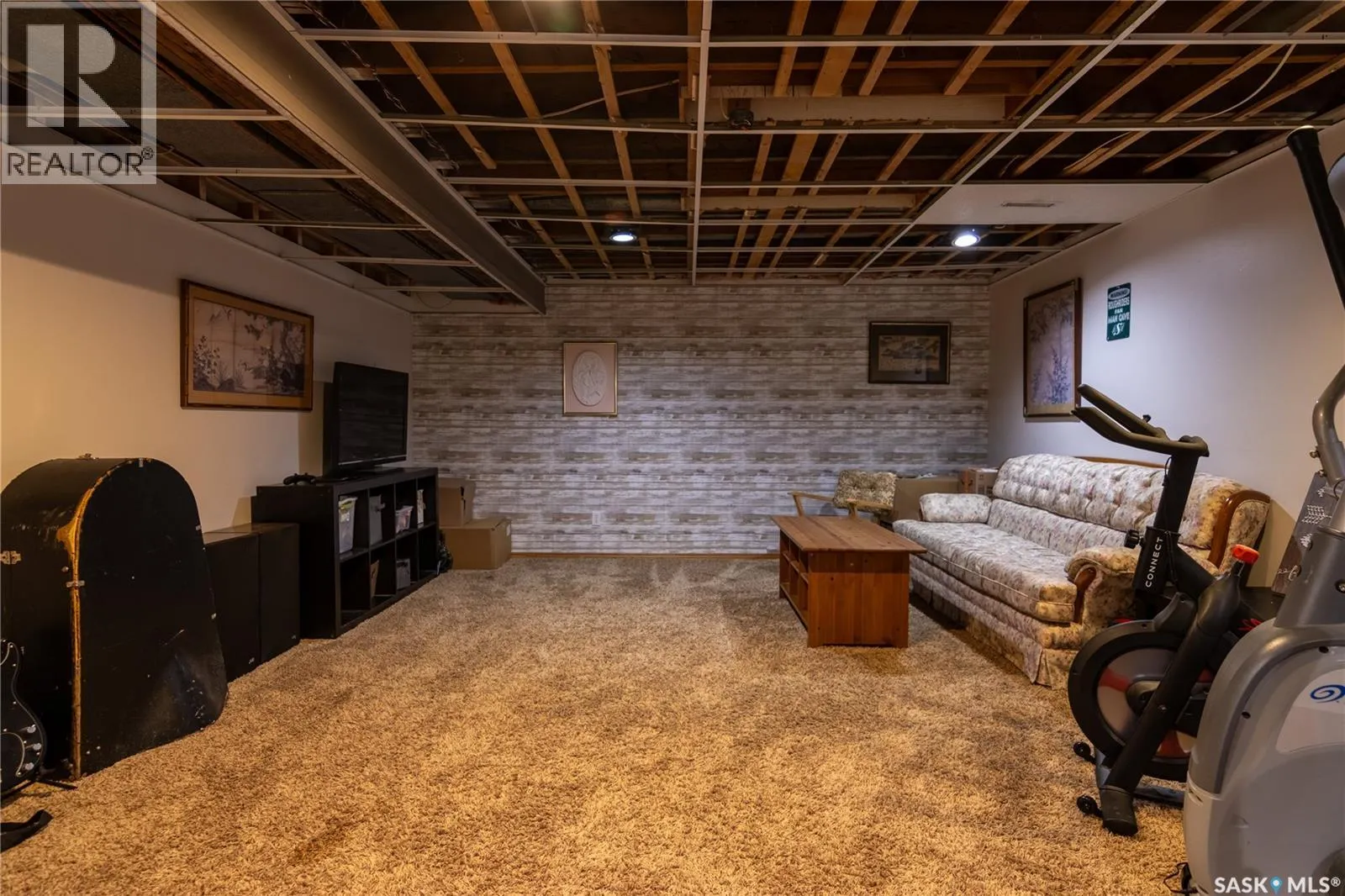 517 East DRIVE