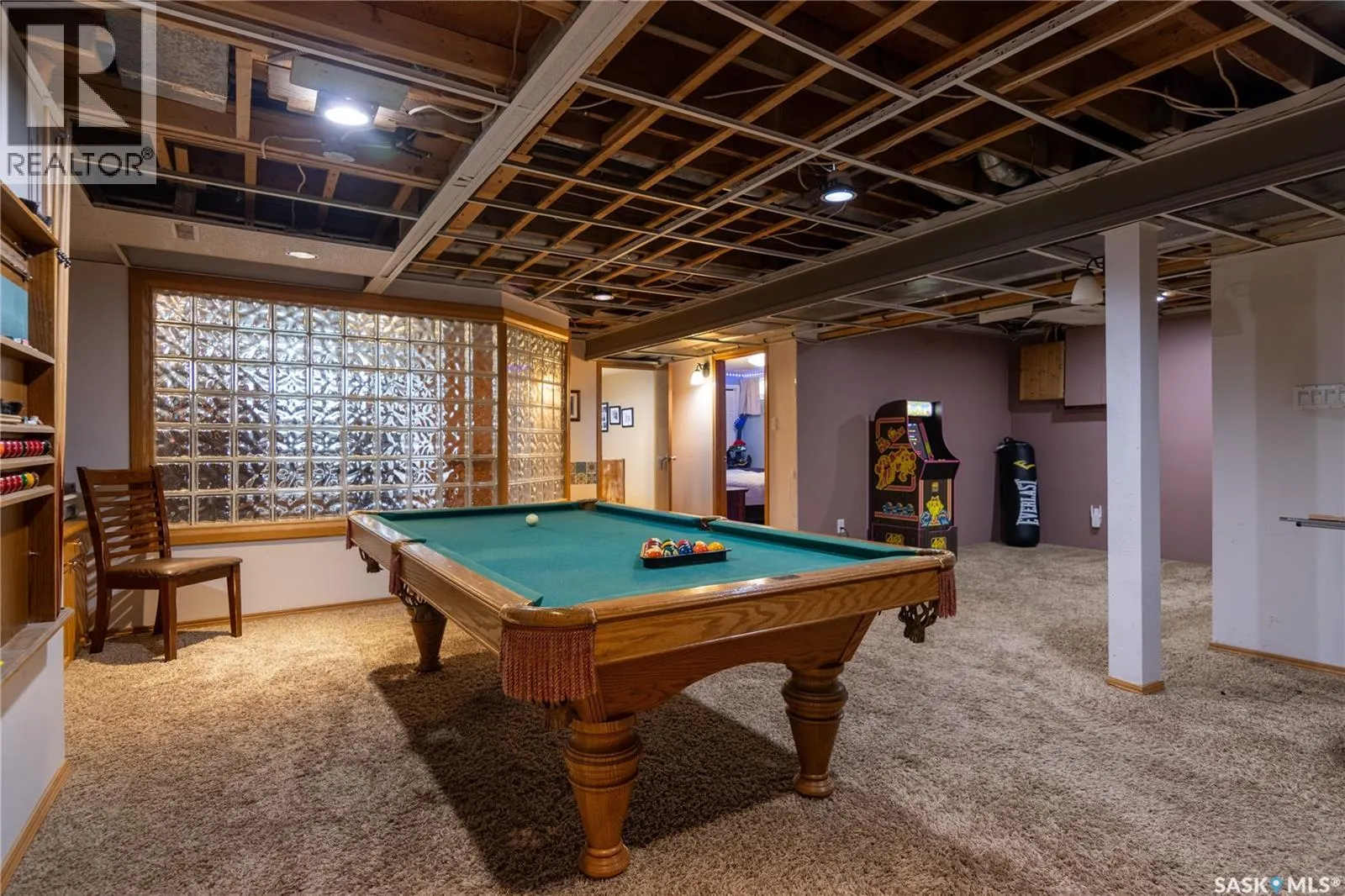 517 East DRIVE