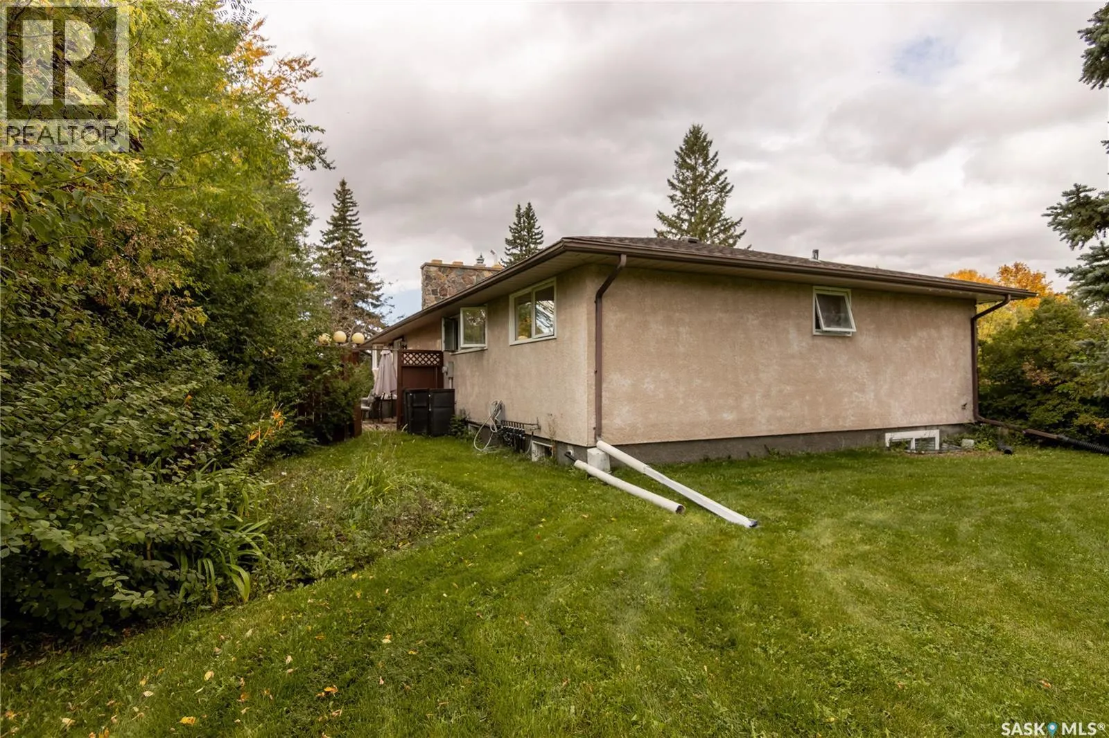 517 East DRIVE