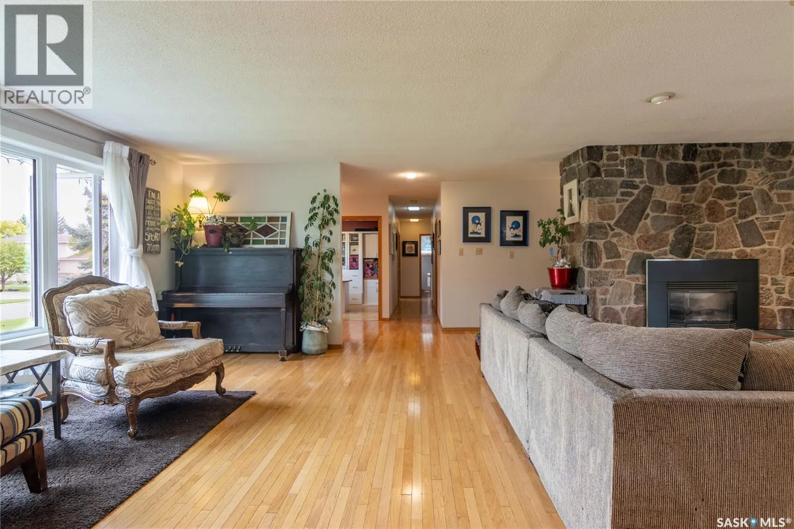 517 East DRIVE