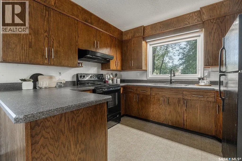 11 Moxon CRESCENT