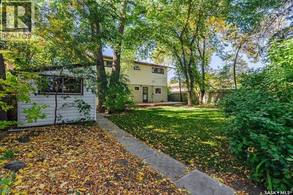 11 Moxon CRESCENT