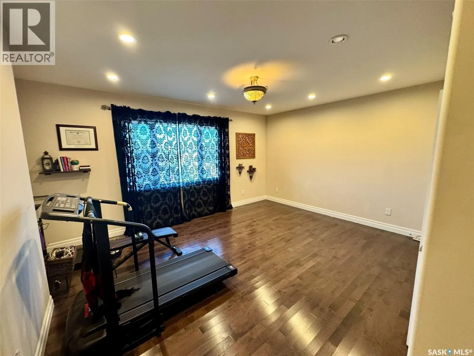 319 Roy CRESCENT