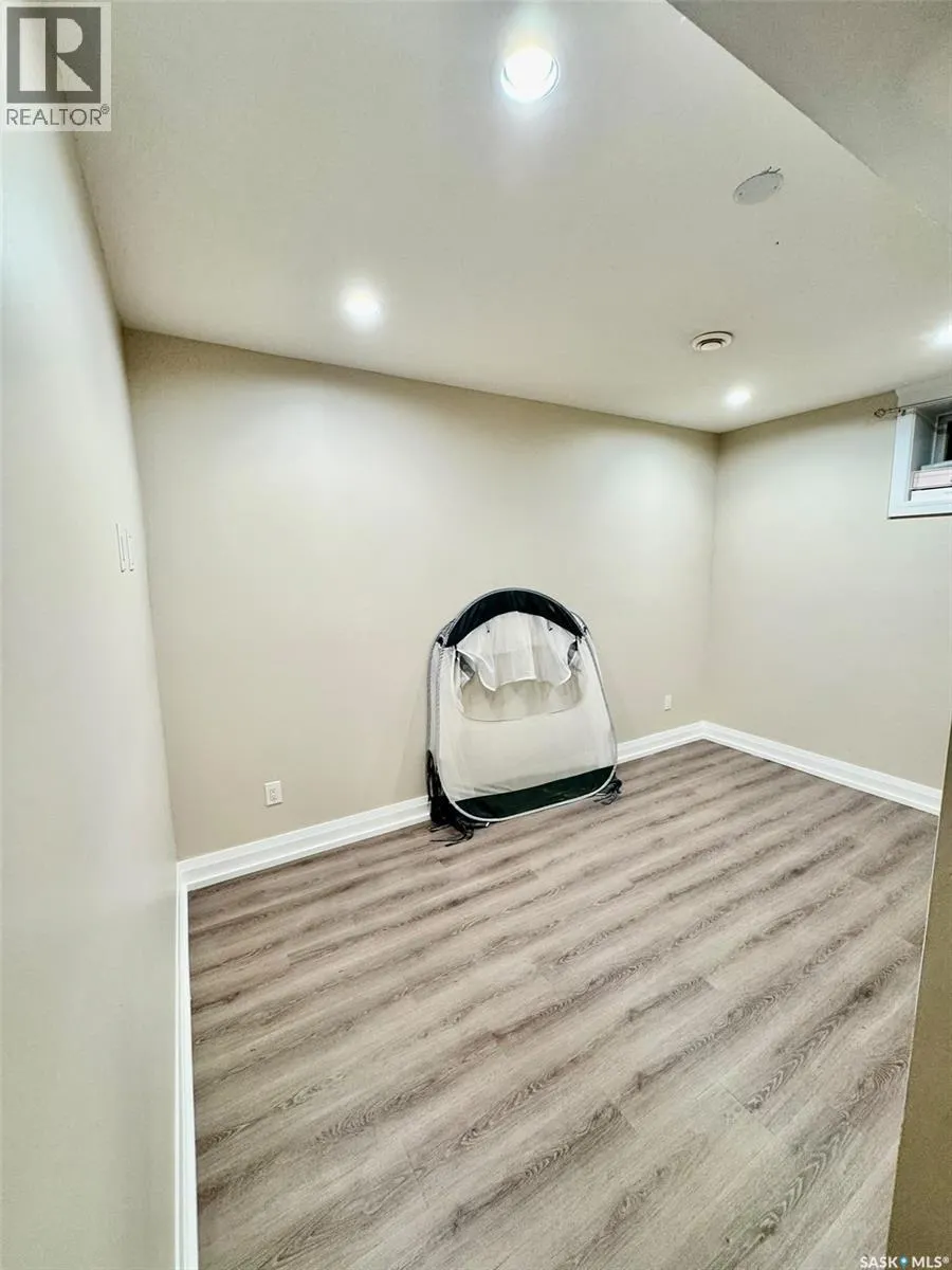 319 Roy CRESCENT