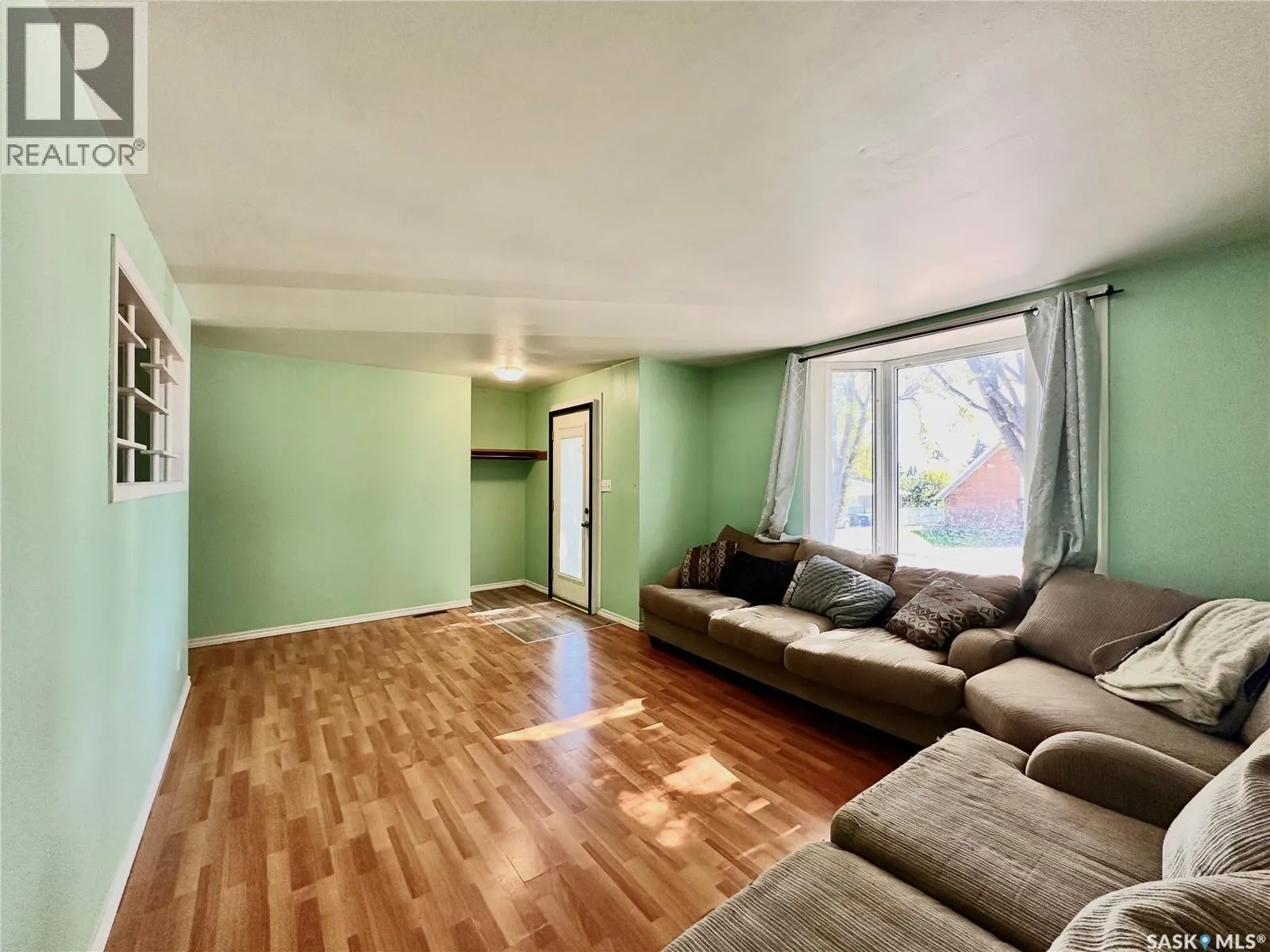 1504 33rd STREET W