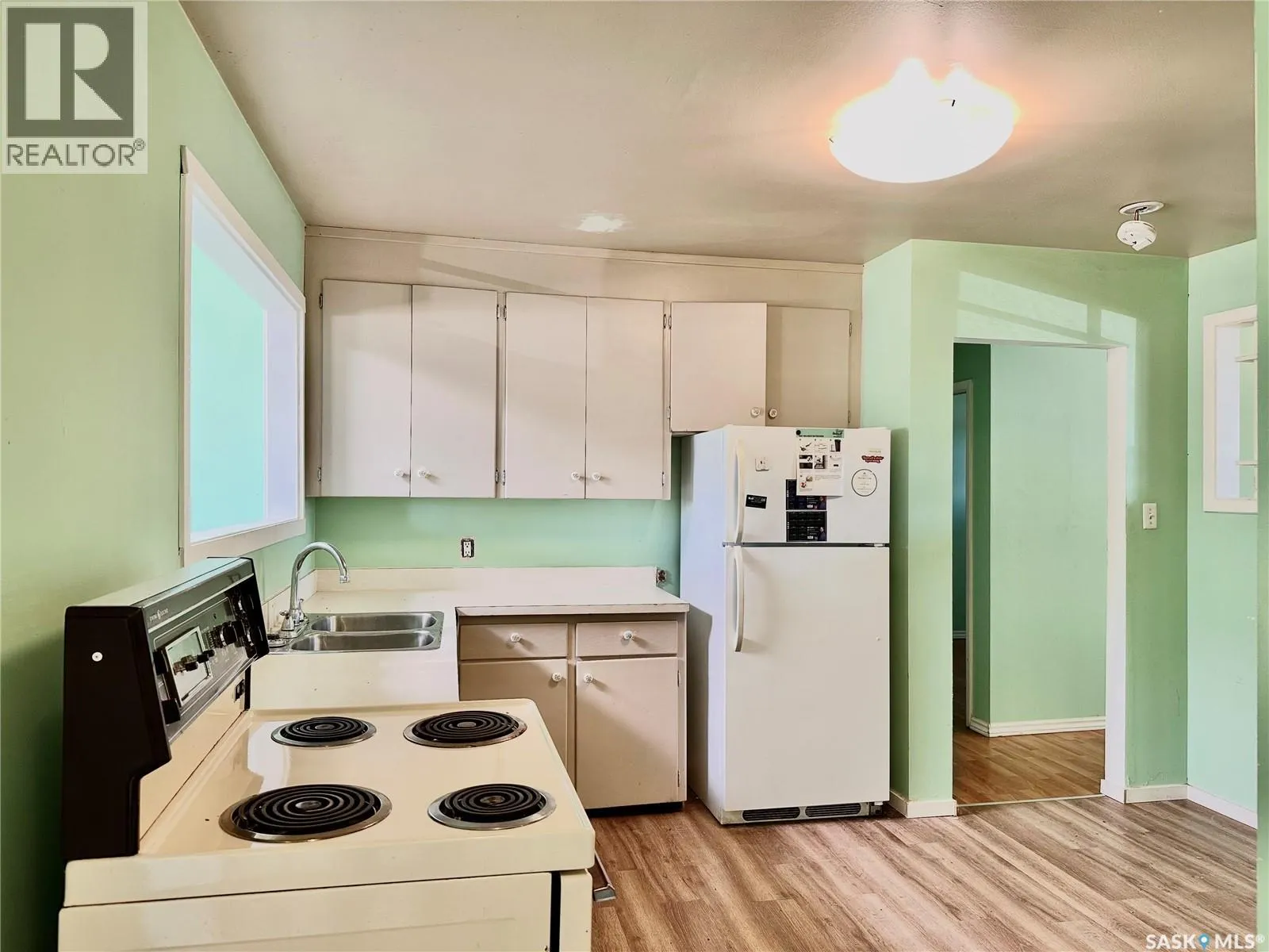 1504 33rd STREET W