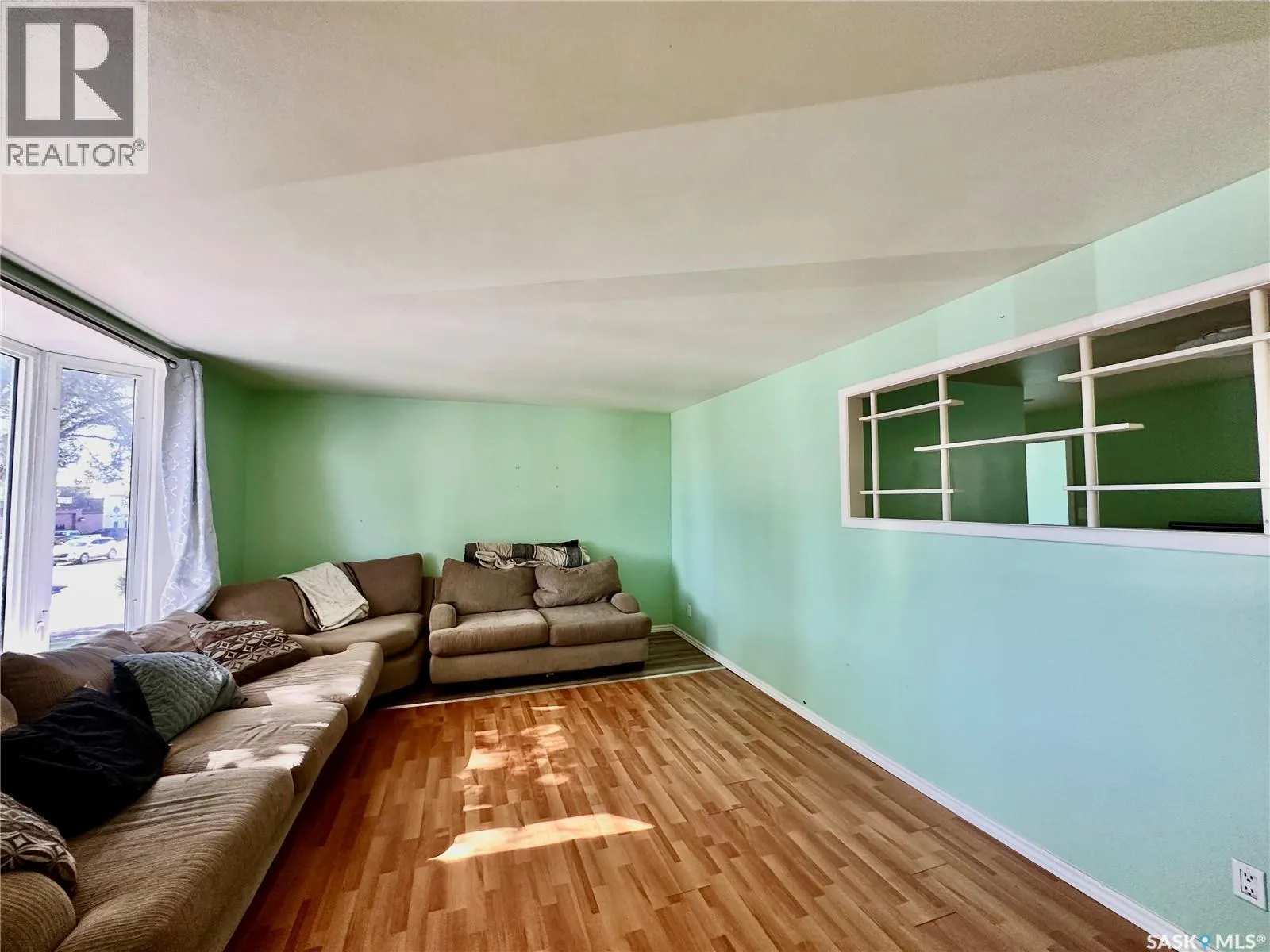 1504 33rd STREET W