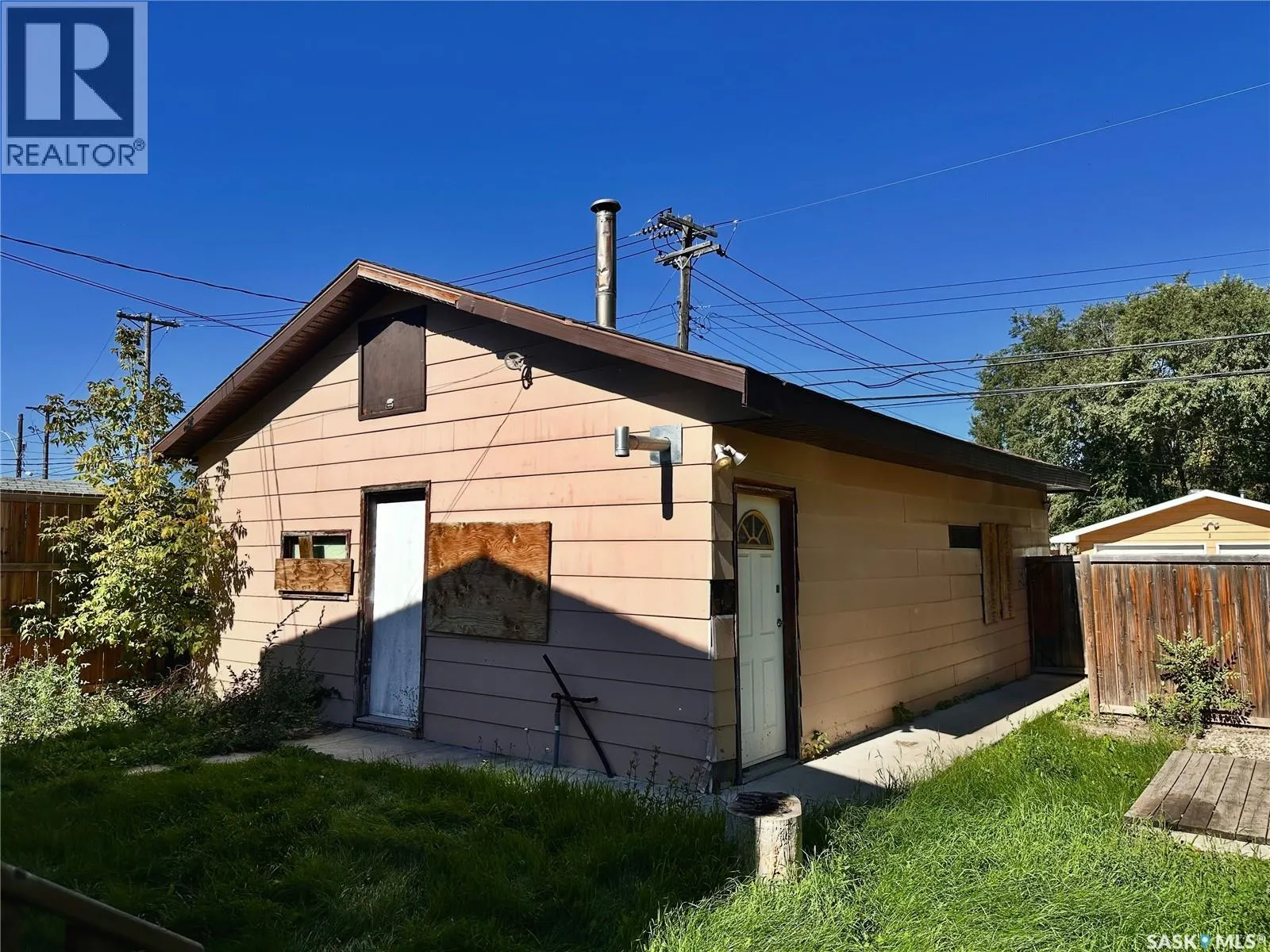 1504 33rd STREET W