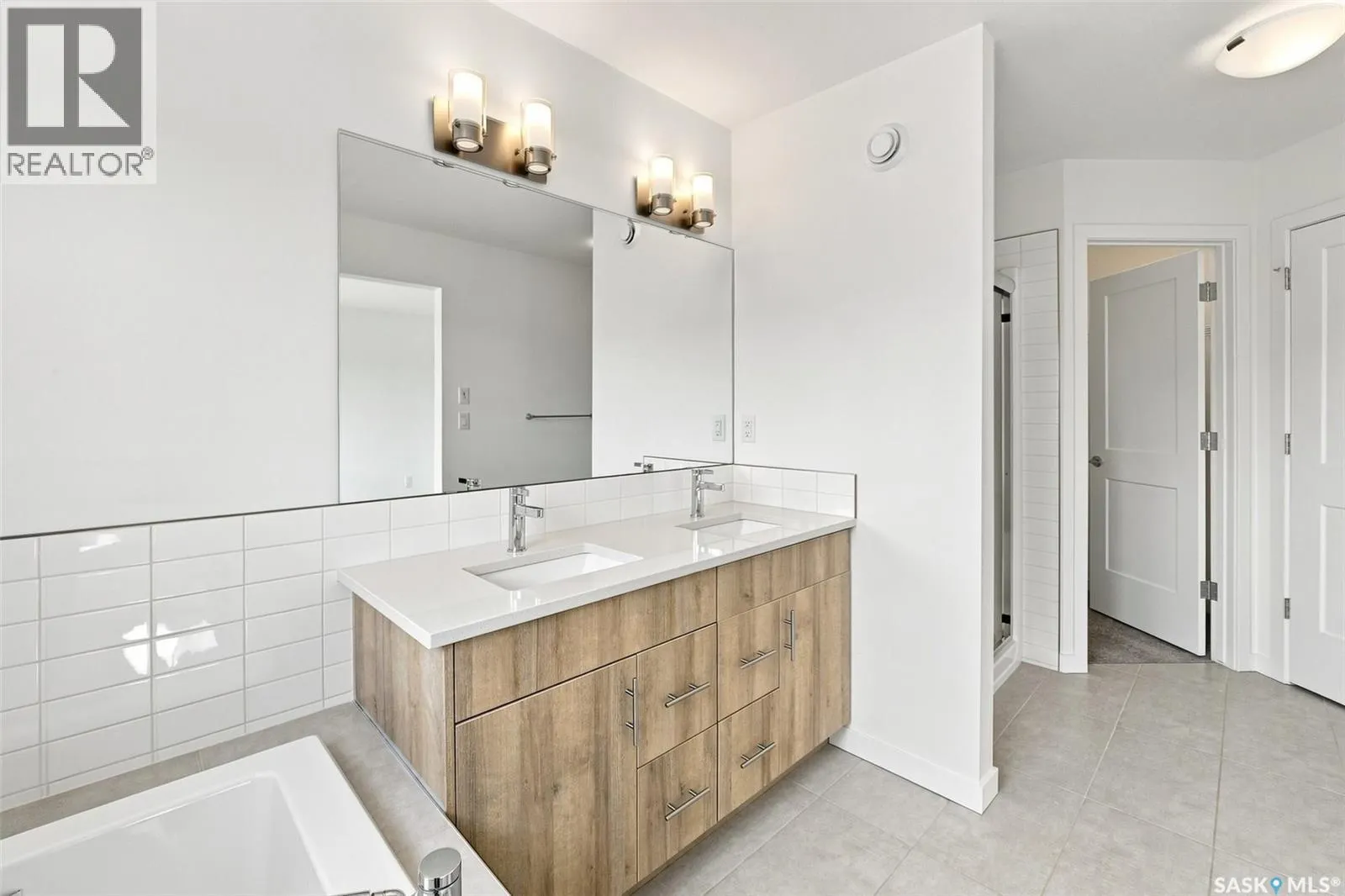 3043 Brighton COMMON