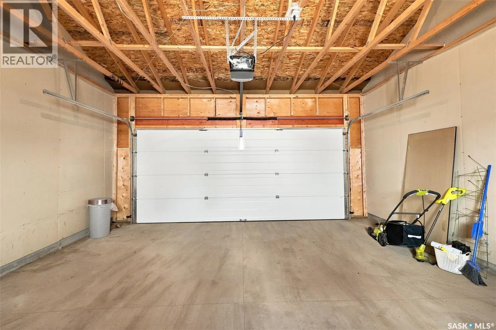 3043 Brighton COMMON