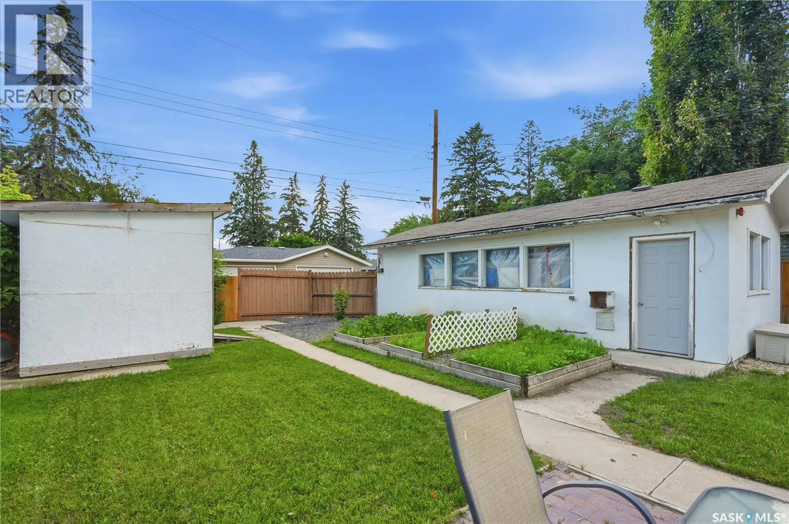 1706 Ewart AVENUE
