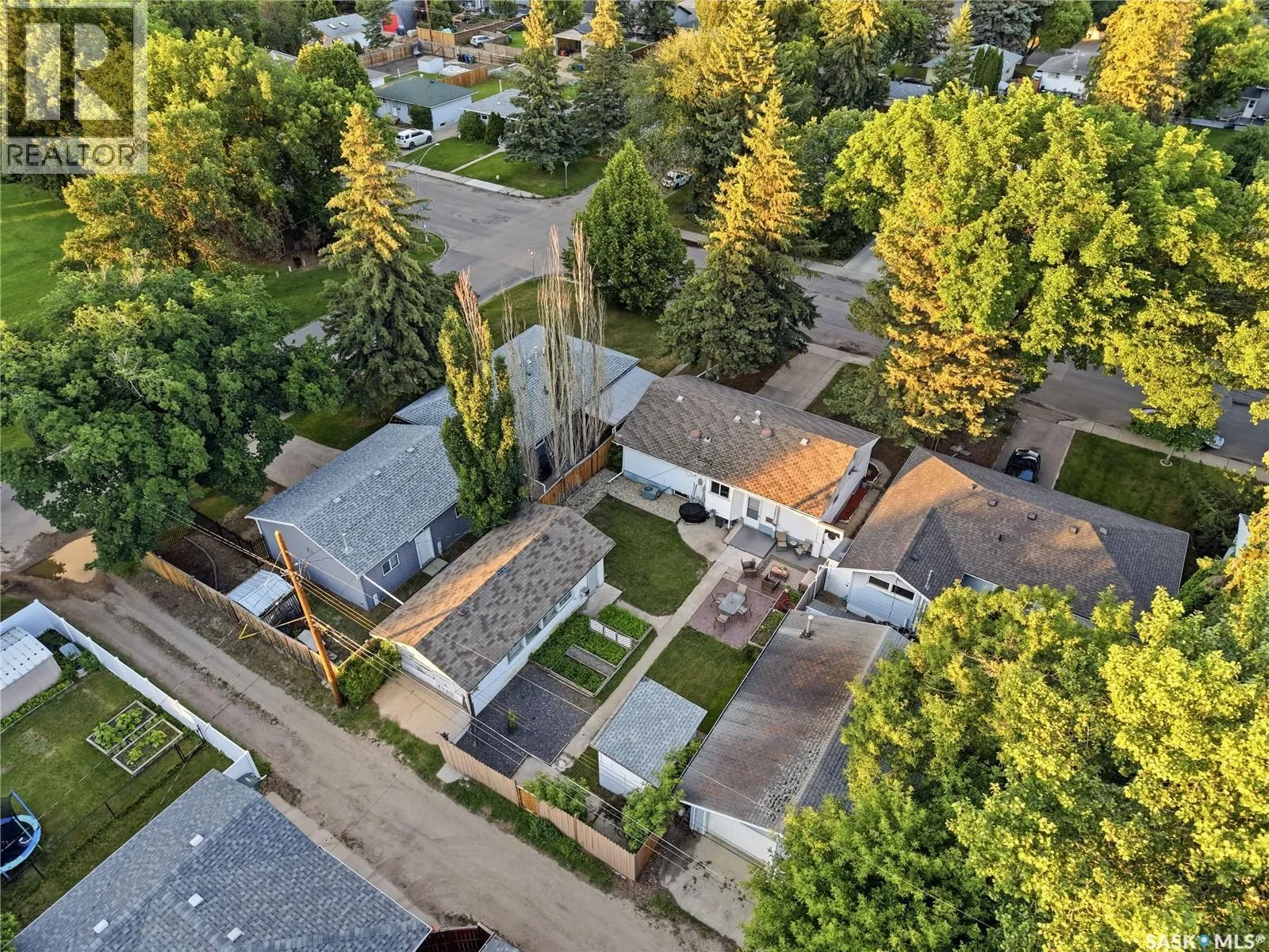 1706 Ewart AVENUE